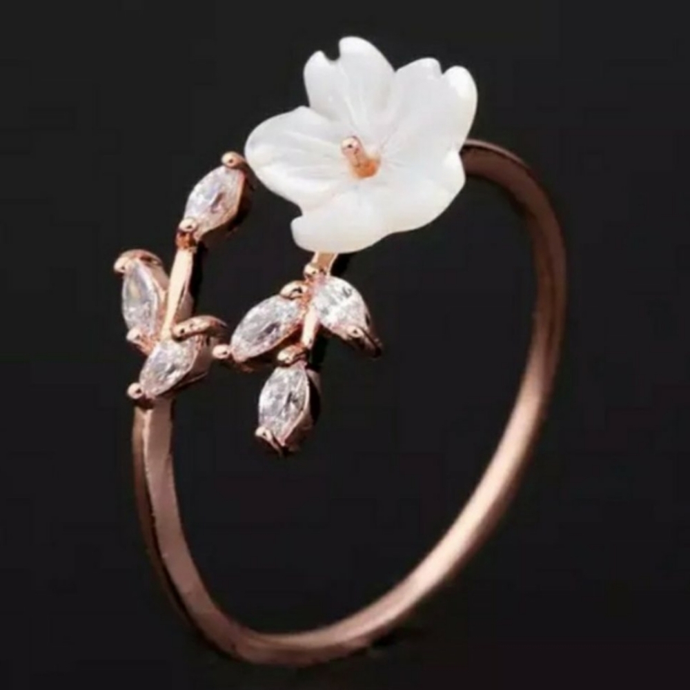 NEW 18k Rose Gold Flower Diamond Adjustable Ring